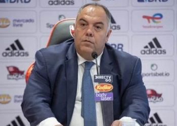 Flamengo acerta termos finais e encaminha saída de zagueiro para time brasileiro
