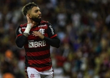 Ídolo do Vasco alfineta Gabigol após ser provocado por torcida do Flamengo: ‘Minha sala de troféus é maior’