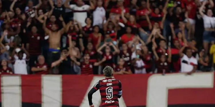 Torcida do Flamengo esgota todos os ingressos para a final; só restam bilhetes para ala reservada ao Fluminense