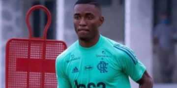 Jogador do Flamengo vira réu na Justiça por homicídio culposo após atropelar e tirar a vida de entregador