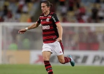 Filipe Luís rompe o silêncio e fala sobre trabalho de Paulo Sousa: ‘talvez falte química nesse sistema de jogo’
