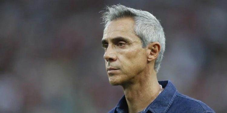 Paulo Sousa entrega o cargo de treinador a Marcos Braz após briga com Gabi e discussão nos vestiários