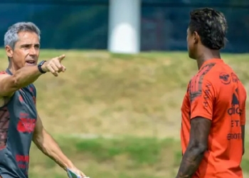 Bruno Henrique foi multado por Paulo Sousa causando discussão entre treinador e atacante