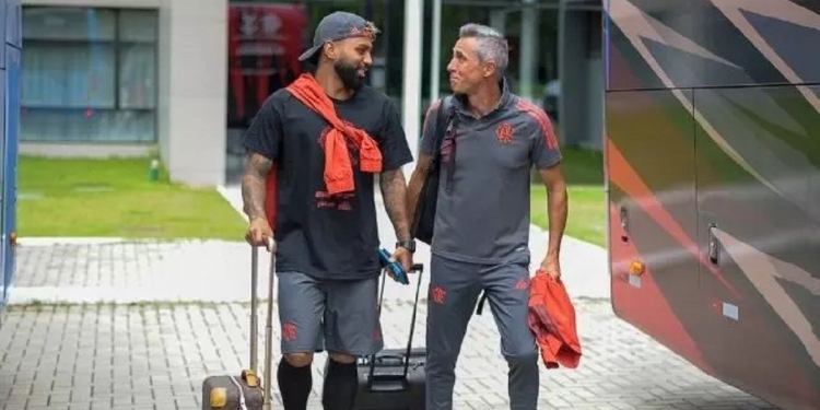 Paulo Sousa causa rixa interna no vestiário do Flamengo ao passar braçadeira de capitão a Gabi