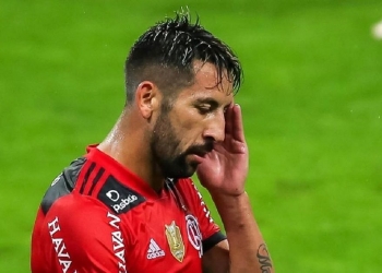 Boca Juniors, Botafogo, Corinthians e Santos: sem espaço com Paulo Sousa, Isla pode deixar o Flamengo após diversas sondagens