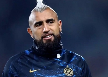 Com possível desistência da compra de Andreas Pereira, nome de Arturo Vidal ganha força no Flamengo