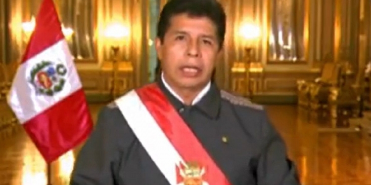Presidente do Peru determina toque de recolher e estreia do Flamengo na Libertadores fica ameaçada