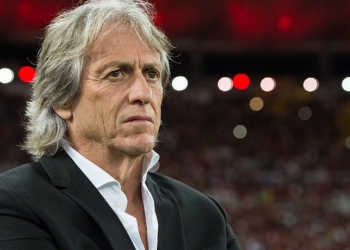 Dirigente do Flamengo leva integrante da comissão técnica de Jorge Jesus para jantar com jogadores e gera constrangimento