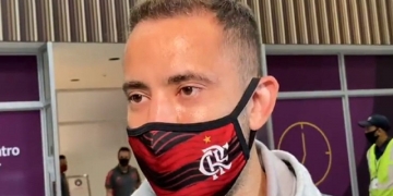 ‘Não fui informado’: Everton Ribeiro diz que não está sabendo de reunião com organizadas do Flamengo e diz que encontro ‘não é natural’