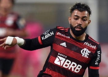 Após briga com Gabi na final do Cariocão, Paulo Sousa rompe o silêncio e fala sobre má atuação do camisa 9: ‘não dependemos apenas de um jogador’