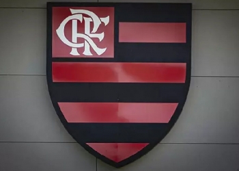 Atlético-MG age com rapidez e fecha a contratação de atacante do Flamengo