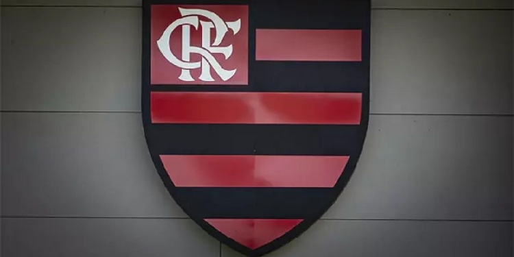 Atlético-MG age com rapidez e fecha a contratação de atacante do Flamengo