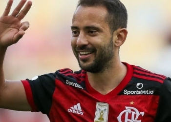 Com o dinheiro de John Textor, Botafogo demonstra interesse na compra de Everton Ribeiro, do Flamengo