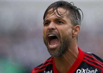 Contestado no Flamengo, Diego Ribas é sondado pelo milionário futebol árabe e pode estar de saída da Gávea