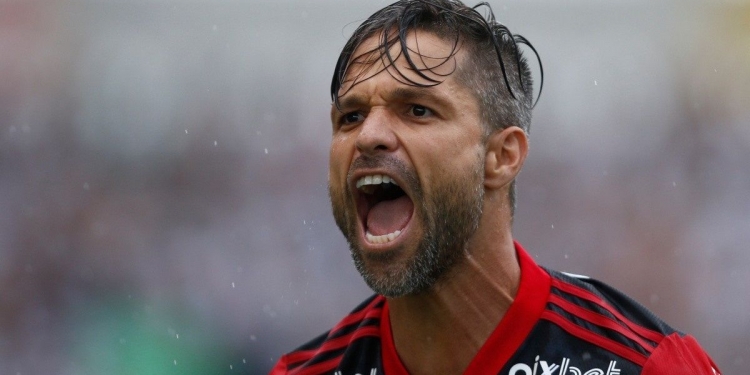 Contestado no Flamengo, Diego Ribas é sondado pelo milionário futebol árabe e pode estar de saída da Gávea