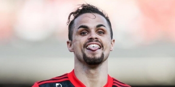 Botafogo envia proposta milionária para a compra do ex-Flamengo Michael junto ao Al-Hilal
