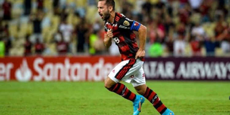 Após noite de gala no Maracanã, Everton Ribeiro solta o verbo e nega existência de ‘panelas’: ‘se fala muita inverdade’