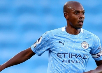 Atlético-MG tenta atravessar conversas entre Flamengo e Fernandinho para levar o jogador do Manchester City a Minas Gerais