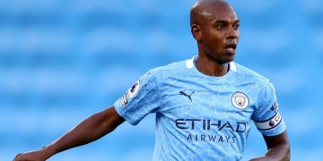 Atlético-MG tenta atravessar conversas entre Flamengo e Fernandinho para levar o jogador do Manchester City a Minas Gerais