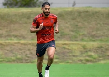 Pablo treina normalmente e pode estrear pelo Flamengo nesta quarta-feira contra o Palmeiras
