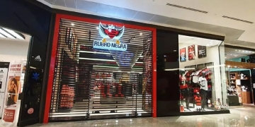 Imagem do uniforme 2 do Flamengo vaza nas redes sociais antes do lançamento oficial
