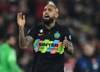 Flamengo e Arturo Vidal teriam chegado a acordo salarial; chileno deve ser contratado no meio do ano