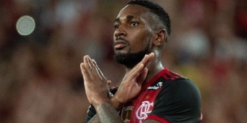 Pai de Gerson comparece ao CT Ninho do Urubu e deixa a torcida do Flamengo em polvorosa com possível retorno: ‘daqui a pouco está de volta’