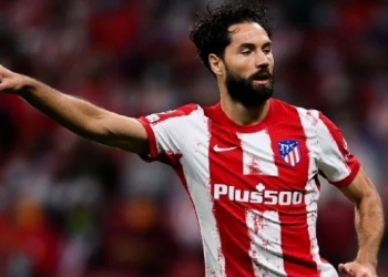 Flamengo e Botafogo travam disputa milionária pela compra de zagueiro do Atlético de Madrid