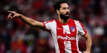 Flamengo e Botafogo travam disputa milionária pela compra de zagueiro do Atlético de Madrid