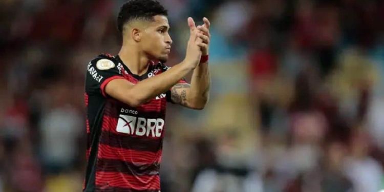 Imprensa da Europa ovaciona João Gomes, do Flamengo: ‘o grande ladrão de bolas do Brasileirão’