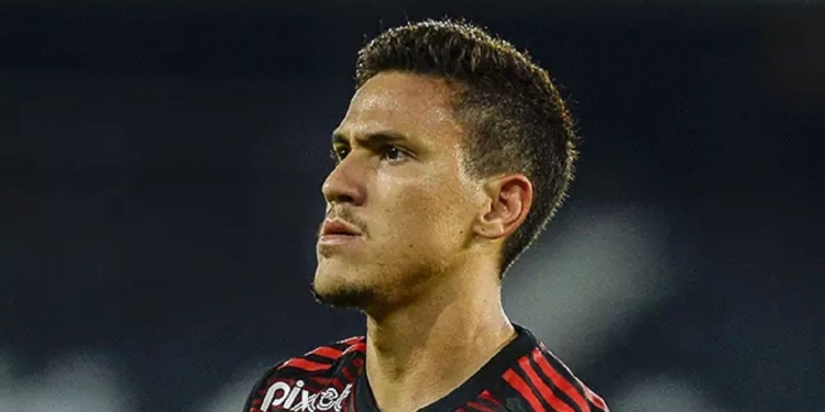 Mãe de Pedro é flagrada chorando no Maracanã por falta de oportunidades concedidas ao filho
