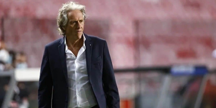 Presidente de clube da primeira divisão embarca para Portugal e tenta a contratação de Jorge Jesus