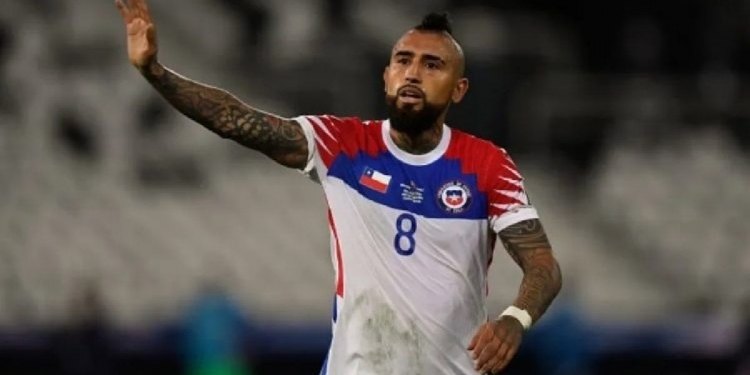 Maioria dos dirigentes é contrária à contratação de Arturo Vidal; Flamengo adota cautela nas negociações