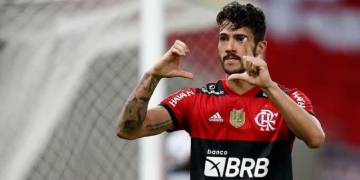 Paulo Sousa autoriza diretoria do Flamengo a negociar Gustavo Henrique; zagueiro não conta com espaço no elenco