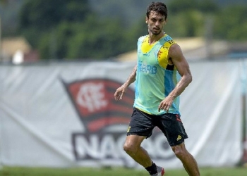 Rodrigo Caio volta a ser relacionado pelo Flamengo após quase 5 meses longe dos gramados