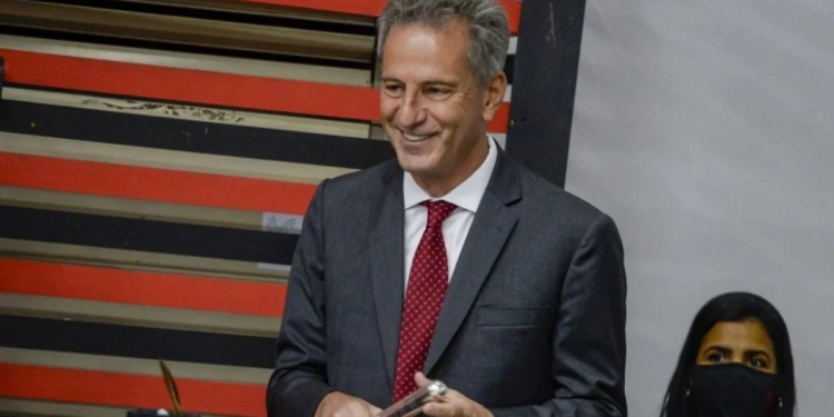Flamengo anuncia a contratação de meia-atacante do Palmeiras até dezembro de 2025