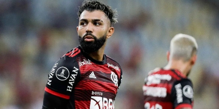 Barcelona sonda Gabigol como reforço de ouro para a próxima temporada europeia, diz jornal espanhol