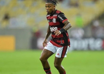 Flamengo confirma que Marinho quebrou uma das costelas durante a partida contra o Altos-PI