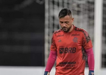 Mesmo sem jogar, Diego Alves é diagnosticado com lesão e entra pro ‘time’ de machucados no Departamento Médico do Flamengo