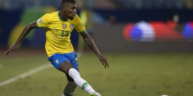 Lateral da Seleção Brasileira cotado para disputar a Copa do Mundo confessa sonho de jogar no Flamengo