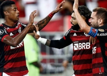 A pedido de Mano Menezes, Internacional abre sondagens para tirar medalhão do Flamengo