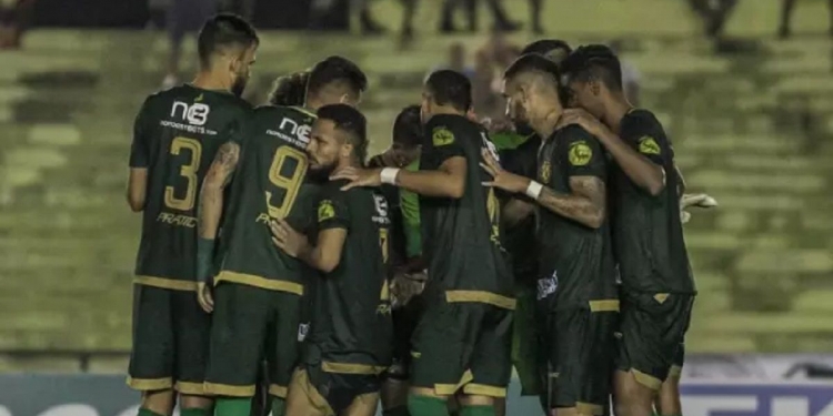 Altos-PI provoca o Flamengo às vésperas de decisão e insinua que eliminação agravará a ‘crise na Gávea’