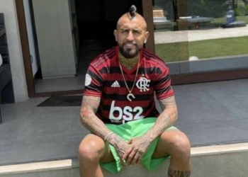 Arturo Vidal não aceita redução salarial e esfria as conversas com o Flamengo, diz portal