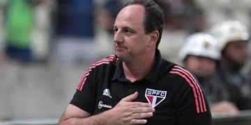 Rogério Ceni telefona por 45 minutos para jogador do Flamengo e tenta convencê-lo de ir para o São Paulo