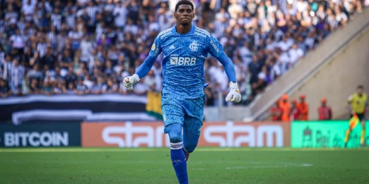 Paulo Sousa marca reunião com Hugo Souza e dispara a verdade sobre a sua permanência no elenco do Flamengo