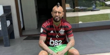 Empresário de Arturo Vidal diz o que falta para acordo com o Flamengo; chileno aceitaria ganhar menos que Gabigol