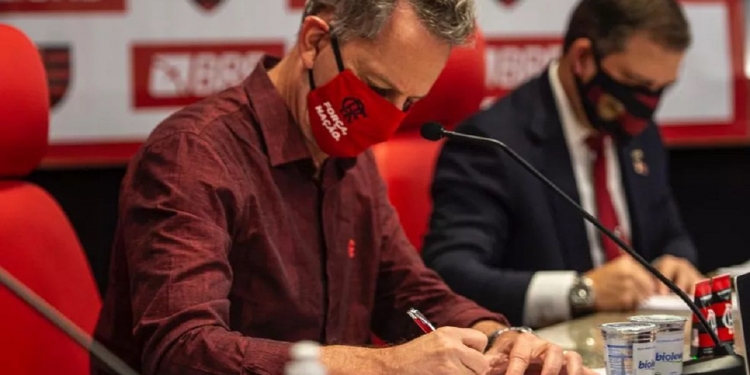 Vindo da Europa, atacante considerado uma das maiores promessas do futebol brasileiro retorna ao Flamengo