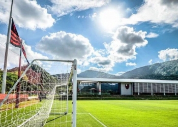 Flamengo anuncia a contratação de volante colombiano como novo reforço para a temporada de 2022