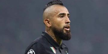 Arturo Vidal aceita fechar contrato de uma temporada e meia com o Flamengo