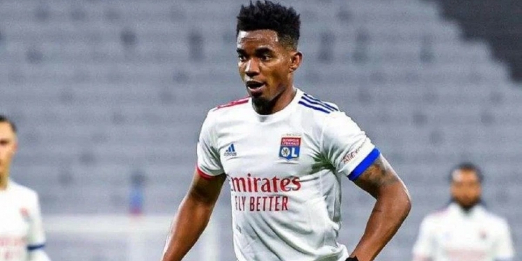 Por rivalidade com o Flamengo, Juninho Pernambucano, ex-dirigente do Lyon, teria vetado a venda de Thiago Mendes